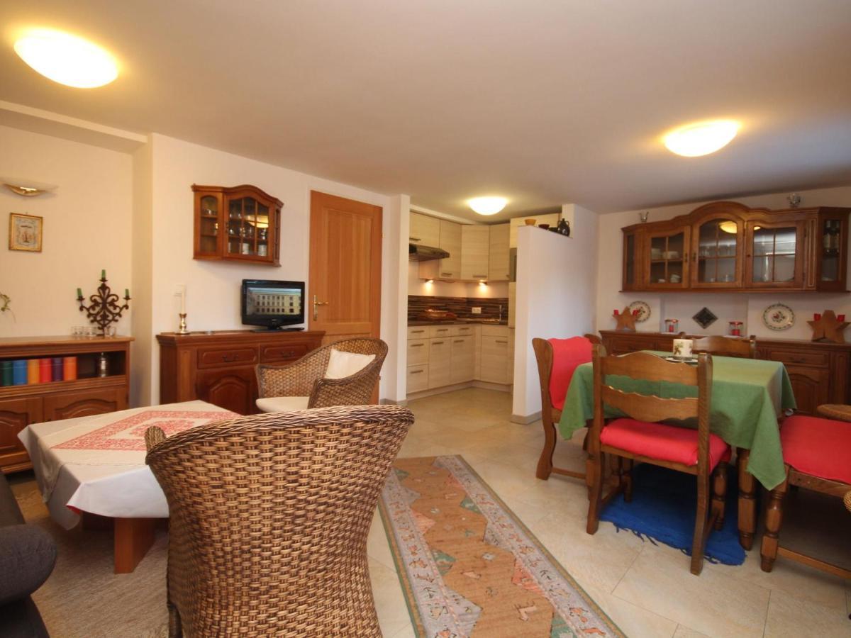 Apartment Near The Hahnenkamm Cable Car Kitzbühel Eksteriør billede