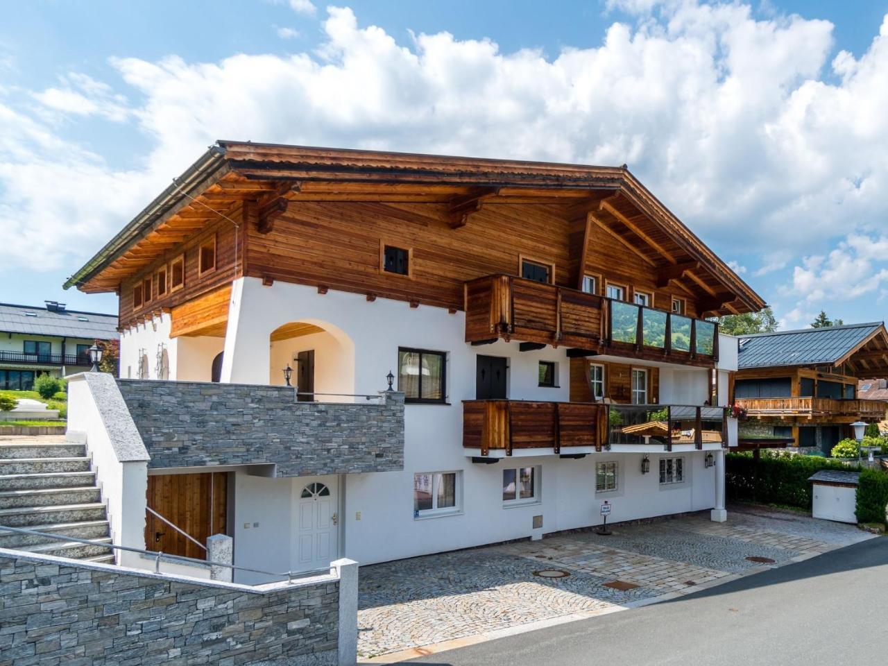 Apartment Near The Hahnenkamm Cable Car Kitzbühel Eksteriør billede